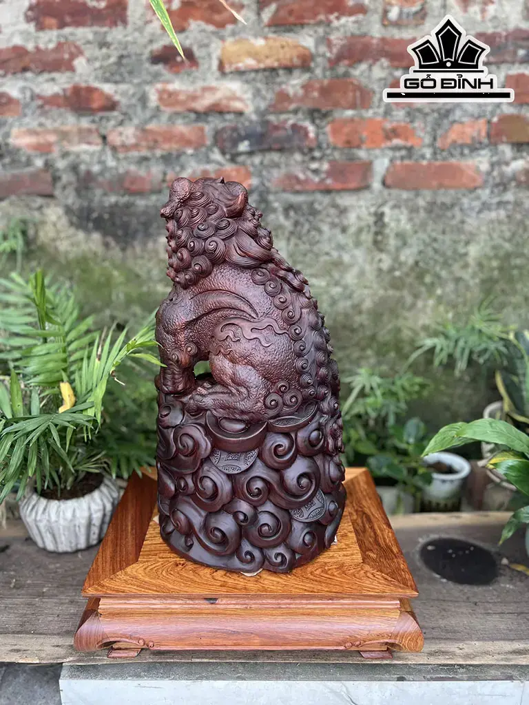 Tượng Nghệ Gỗ Tử Đàn Cao 48 Ngang 28 Sâu 25 (cm)