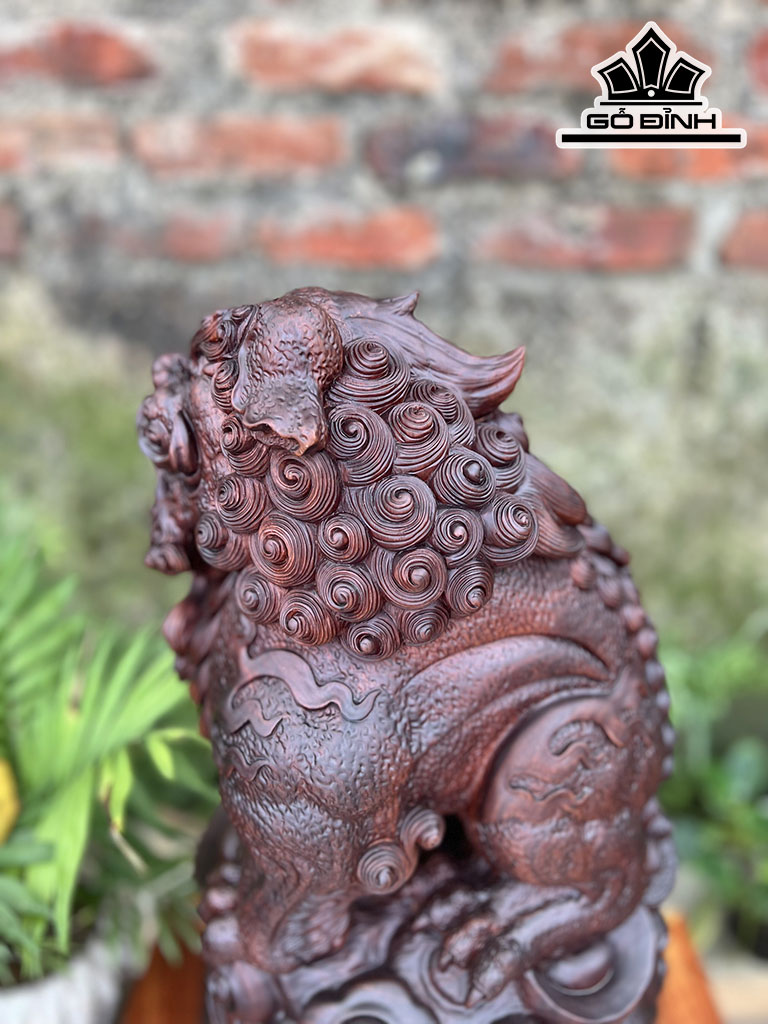 Tượng Nghệ Gỗ Tử Đàn Cao 48 Ngang 28 Sâu 25 (cm)