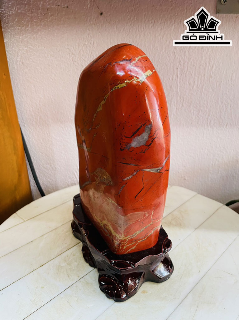 Tác Phẩm Đá Jatpo Đỏ Cao 25 Ngang 15 (cm) 4,8kg