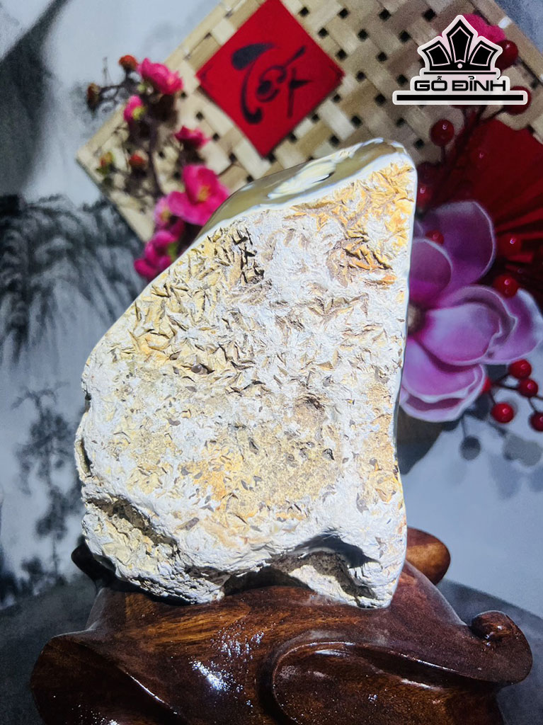 Tác Phẩm Đá Mã Não Cao 23 Ngang 17 (cm) 2,6kg