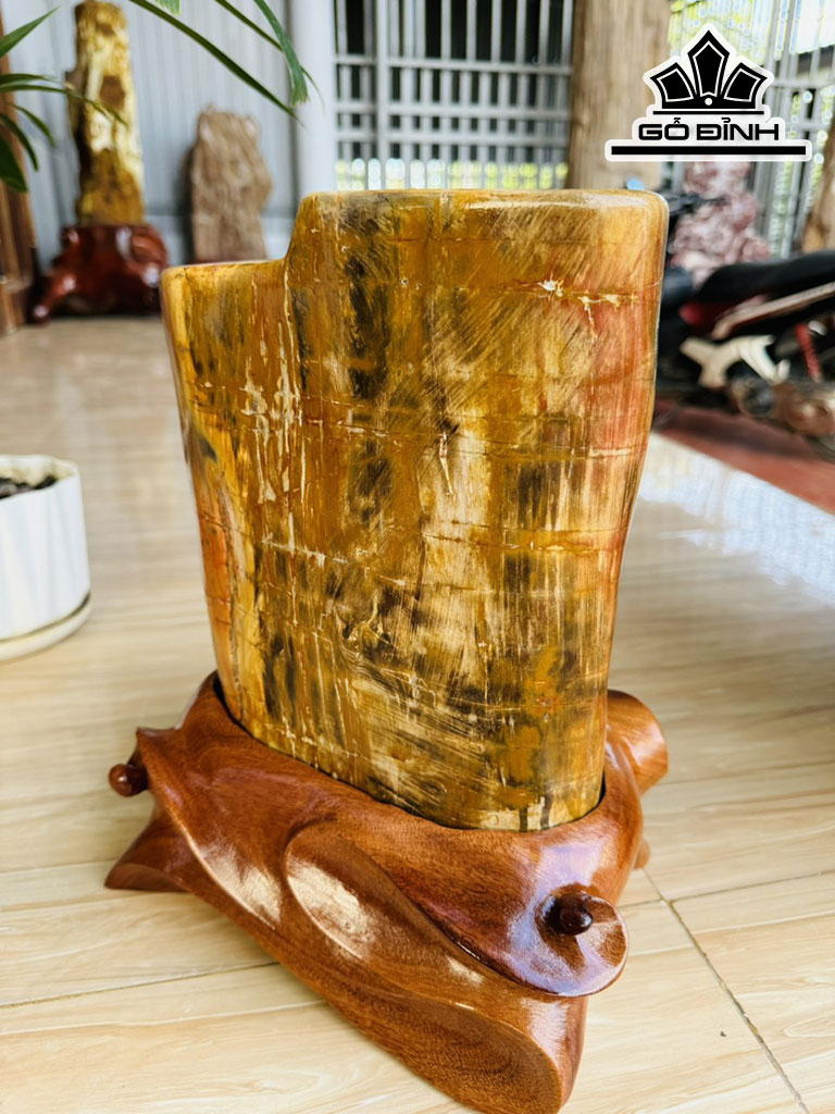 Tác Phẩm Gỗ Hương Hóa Ngọc Cao 32 Ngang 20 (cm) 12,5kg