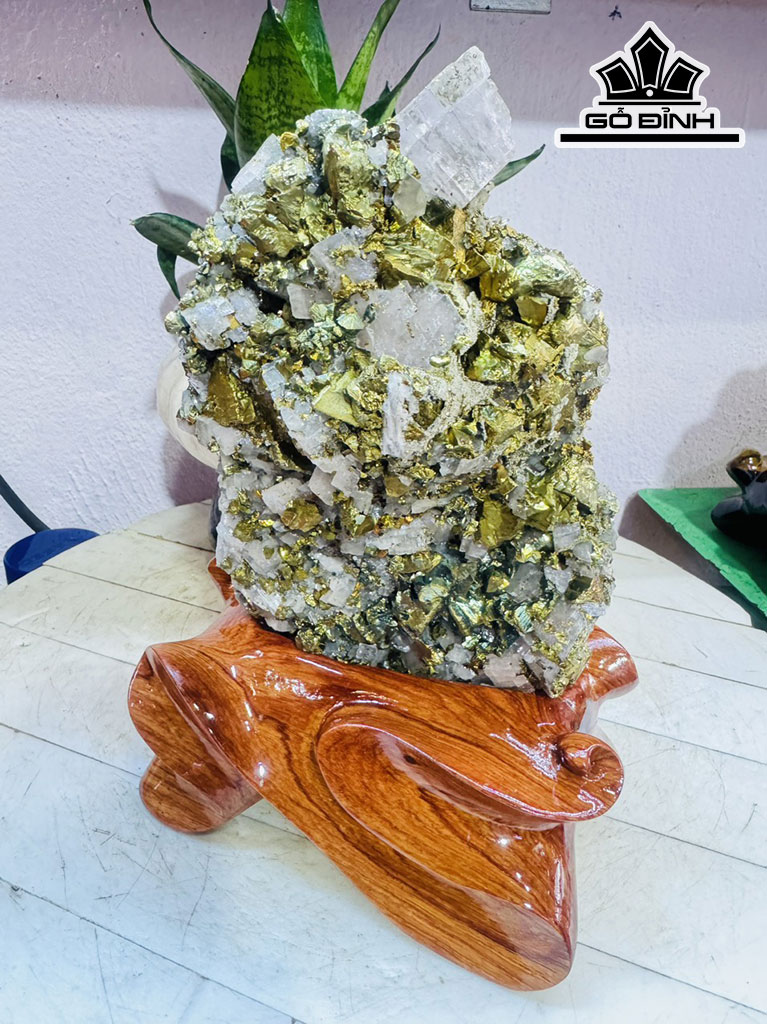 Vàng Găm Tinh Thể Đá Pyrite Cao 24 Ngang 12 (cm) 2,2kg