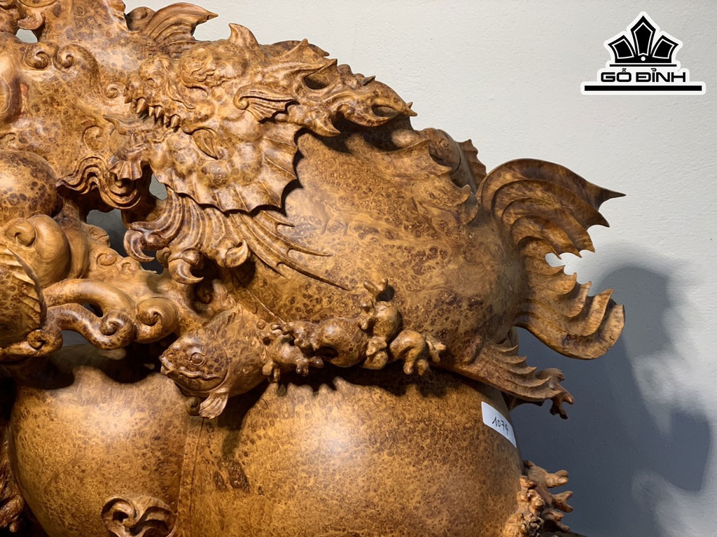 tuong-ca-chep-hoa-rong-go-nu-huong-cao-61-ngang-92-sau-25-cm-420945