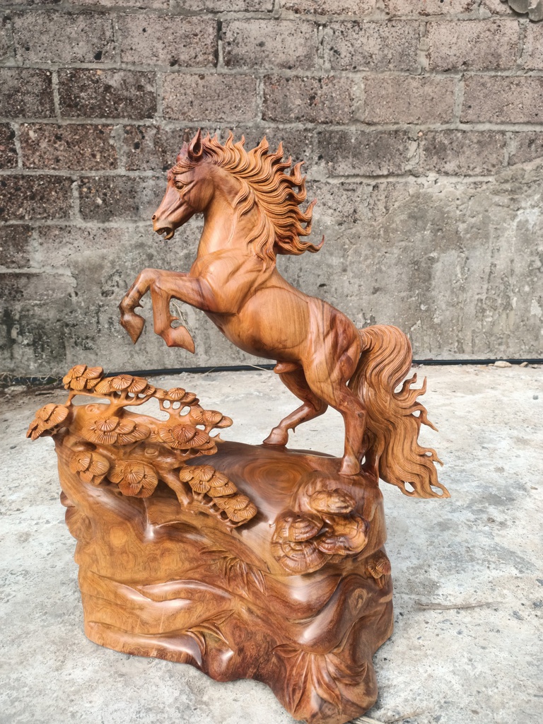 Tượng Ngựa Phong Thủy (Nhất Mã Phi Thiên) Gỗ Hương Cao 63 Ngang 58 Sâu 30 (cm)