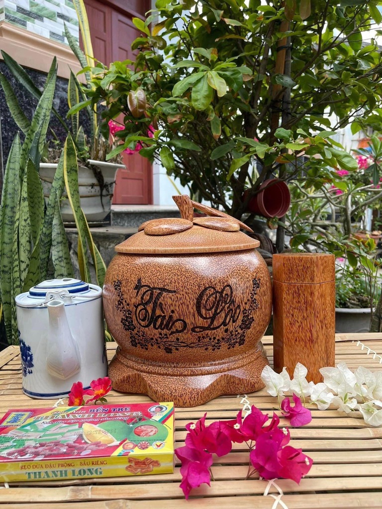 vo-binh-giu-nhiet-nap-mang-cut-khac-chu-tai-loc-go-dua-loai-25-lit-421563