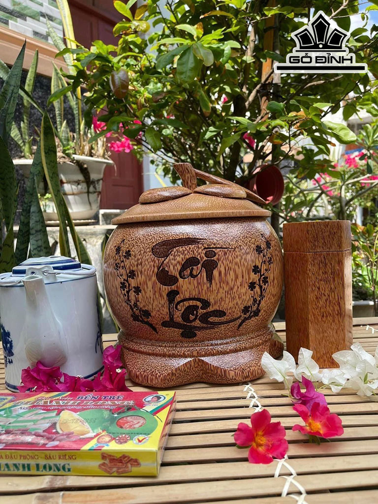 vo-binh-giu-nhiet-nap-mang-cut-khac-chu-tai-loc-go-dua-loai-25-lit-421564