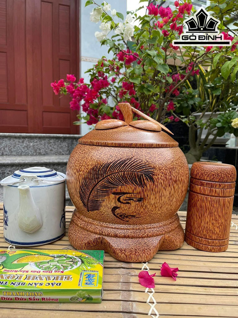 vo-binh-giu-nhiet-nap-mang-cut-khac-chu-tai-loc-go-dua-loai-25-lit-421565