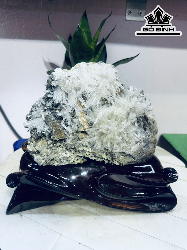 Bông Hoa Ưu Đàm Đá Trầm Tích Cao 23 Ngang 19 (cm) 3,2kg