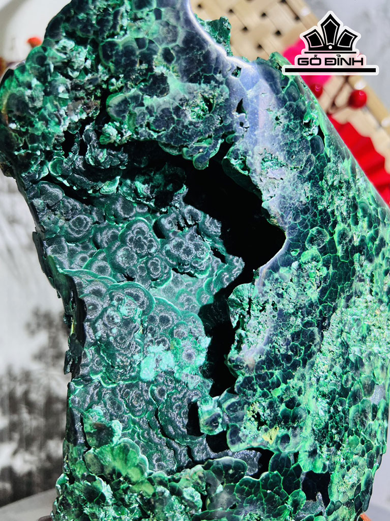 Tác Phẩm Đá Malachite Cao 25 Ngang 16 (cm) 2,1kg