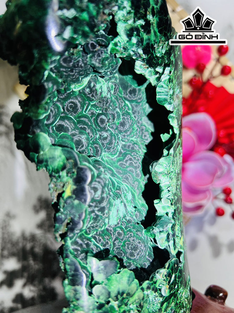 Tác Phẩm Đá Malachite Cao 25 Ngang 16 (cm) 2,1kg