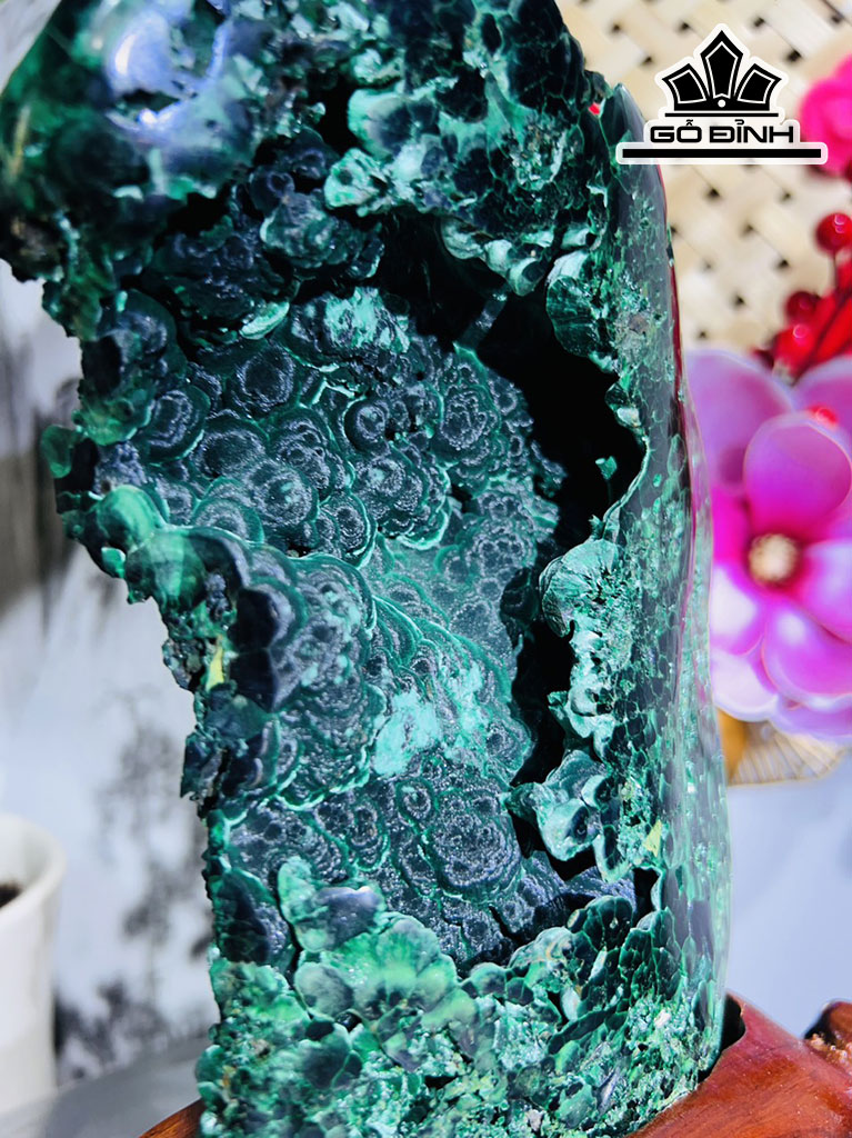 Tác Phẩm Đá Malachite Cao 25 Ngang 16 (cm) 2,1kg