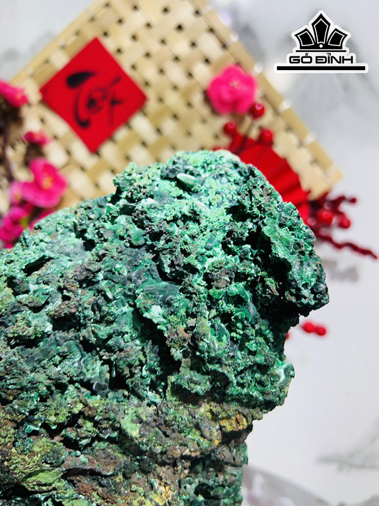Tác Phẩm Đá Malachite Cao 25 Ngang 16 (cm) 2,1kg