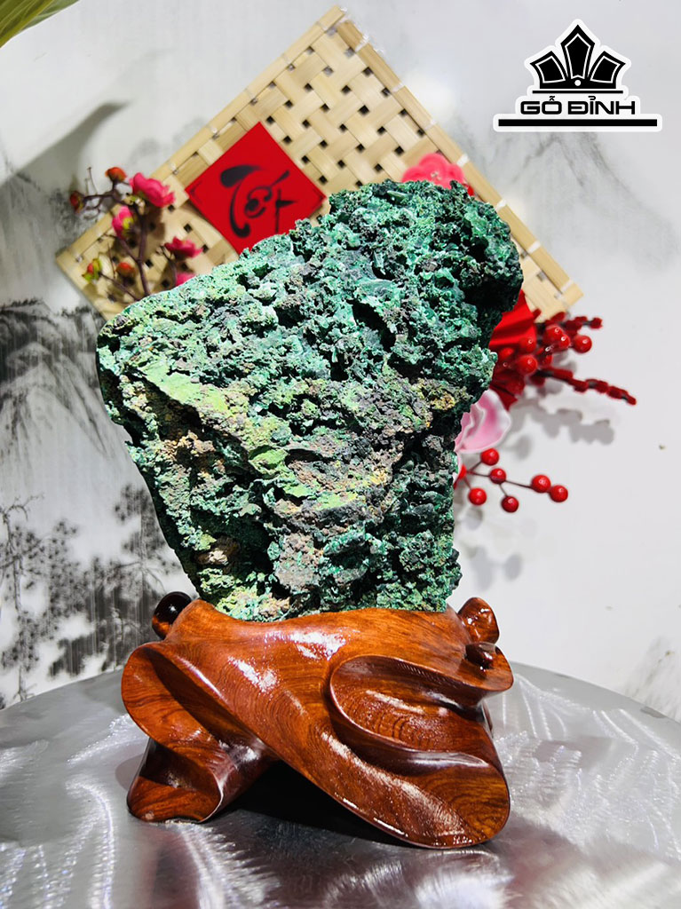 Tác Phẩm Đá Malachite Cao 25 Ngang 16 (cm) 2,1kg