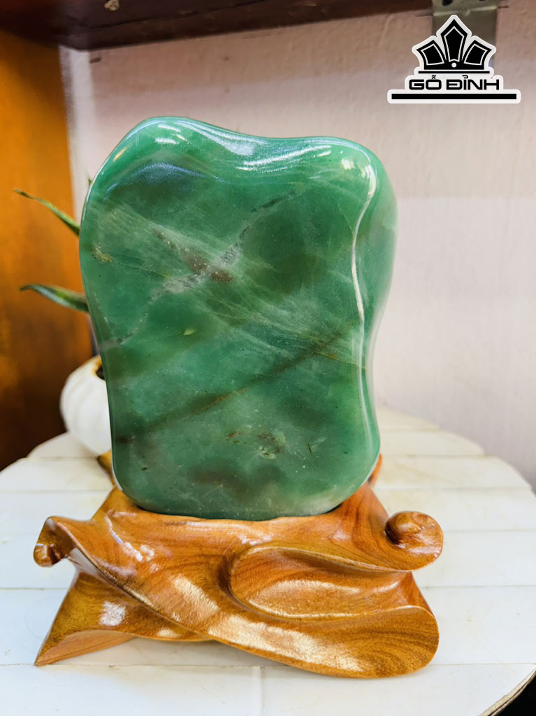 Tác Phẩm Đá Thạch Anh Xanh Cao 23 Ngang 18 (cm) 4,8kg