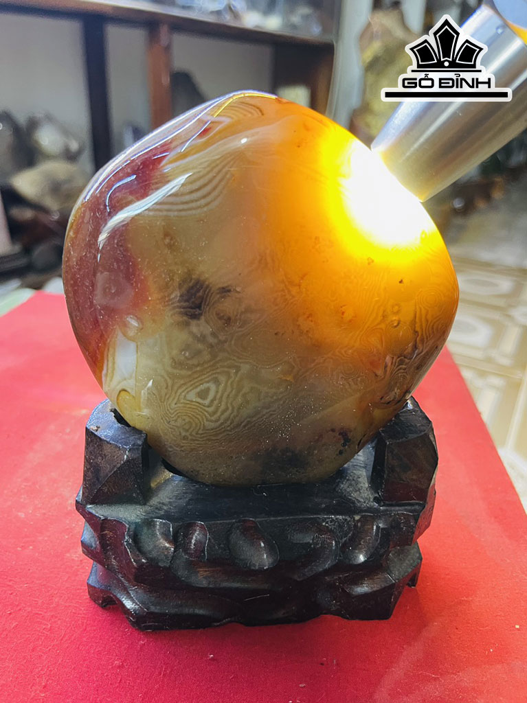 Tác Phẩm Đá Mã Não Cao 15 (cm) 0,8kg