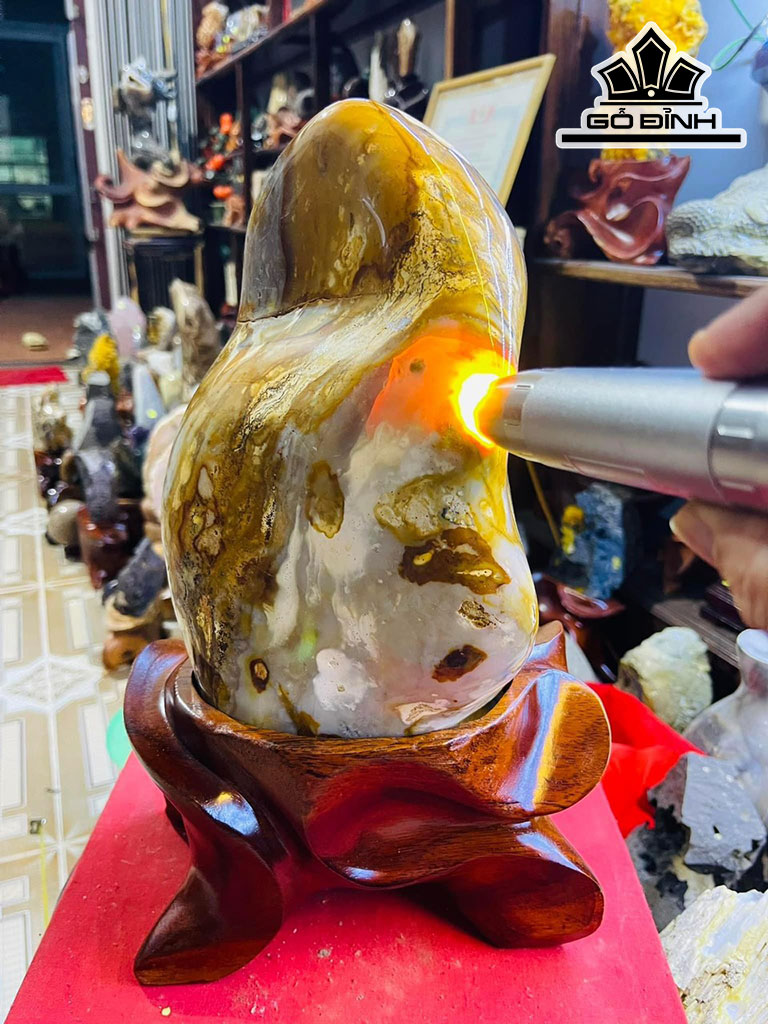 Tác Phẩm Đá Mã Não Cao 35 (cm) 7kg