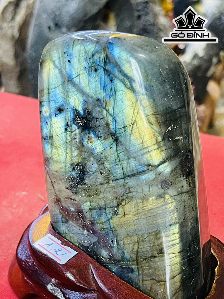 Tác Phẩm Đá Xà Cừ (Labradorite) Cao 16 (cm) 1,2kg