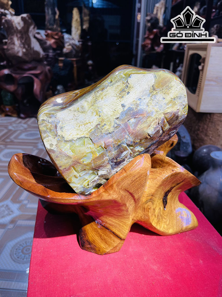 Tác Phẩm Gỗ Hóa Ngọc Cao 25 Ngang 18 (cm) 5,2kg