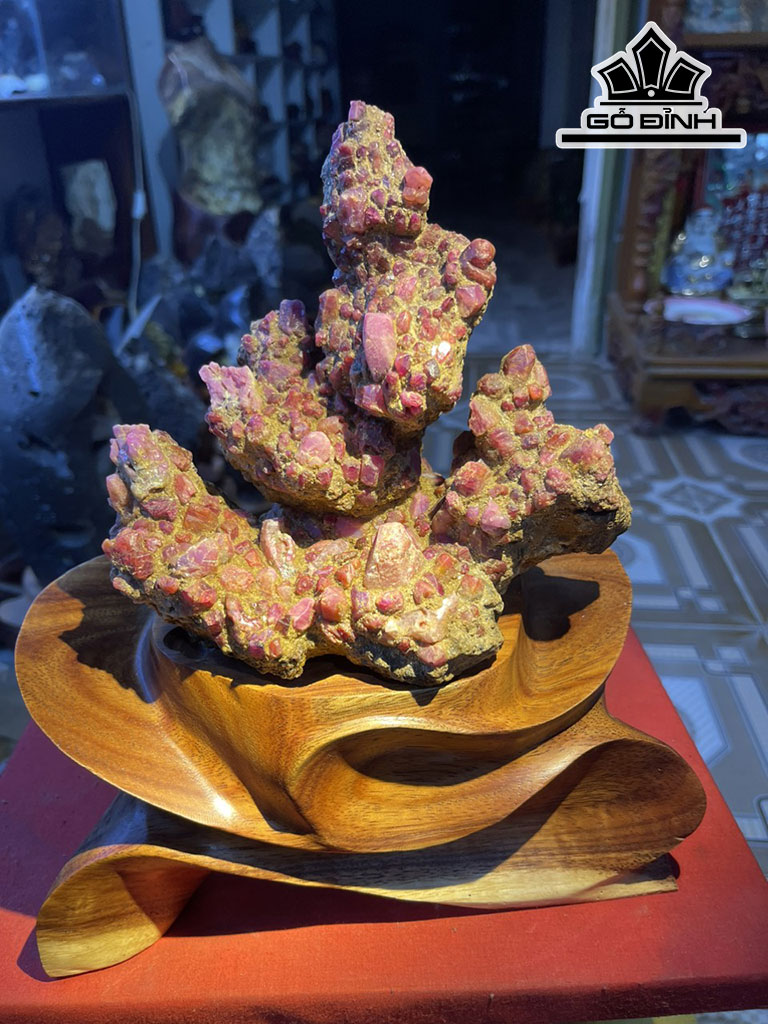 Tinh Thể Đá Ruby Cao 24 (cm) 3,2kg
