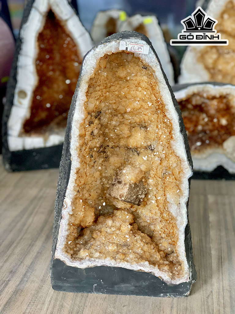 Hốc Đá Thạch Anh Vàng Cao 40 Ngang 17 (cm) 16,75kg