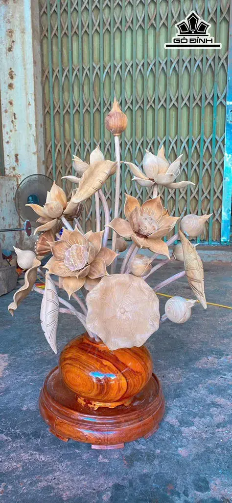 binh-hoa-sen-19-bong-go-ngoc-am-binh-go-huong-do-cao-80-ngang-55-cm-422847