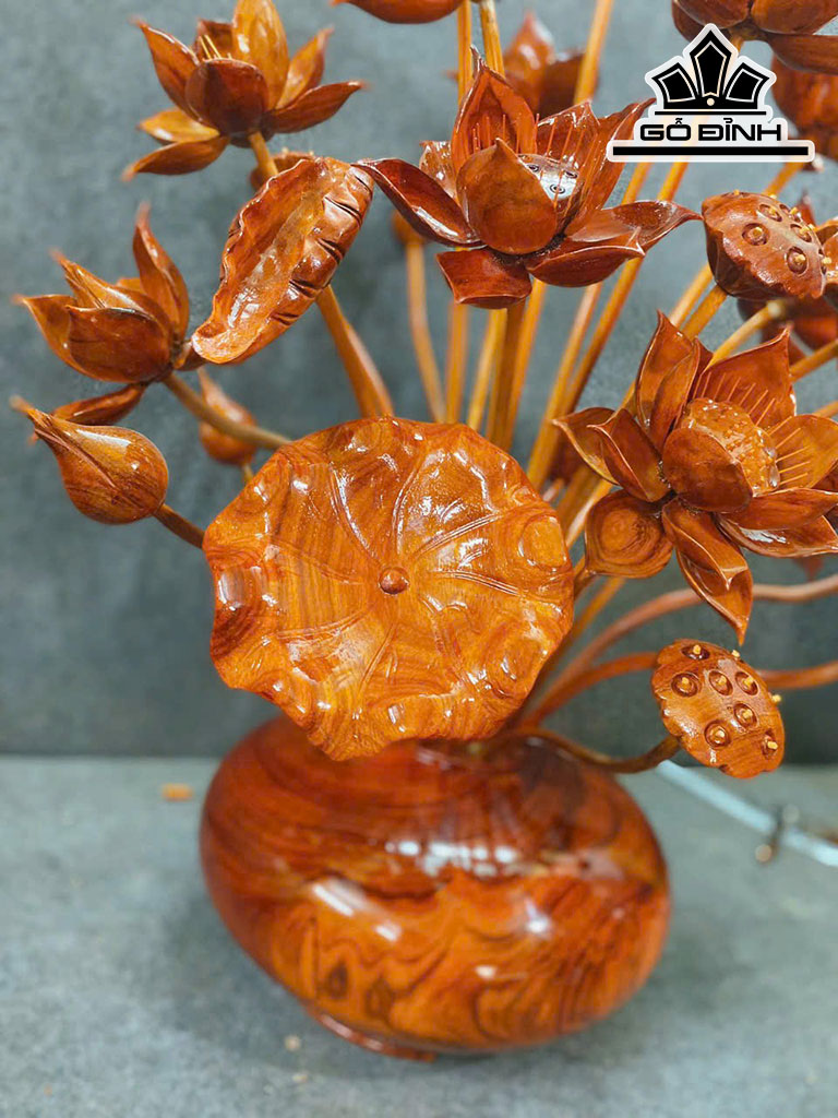 binh-hoa-sen-27-bong-go-huong-cao-105-ngang-65-sau-50-cm-422868