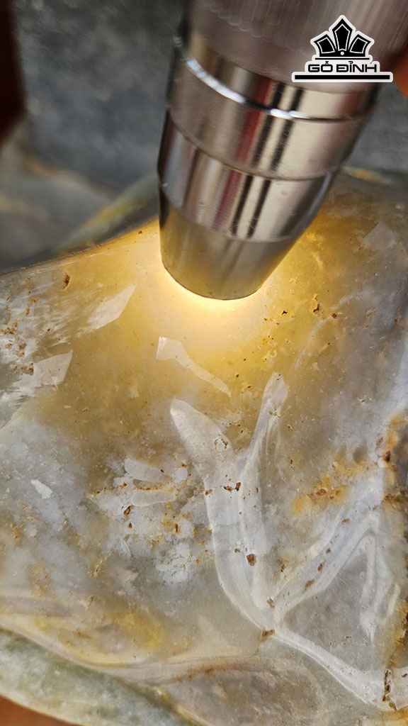 Tác Phẩm Đá Mã Não Cao 26 Ngang 17 (cm) 8,5kg