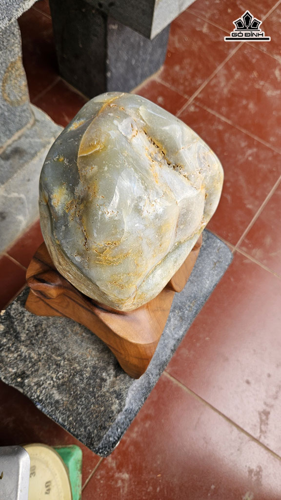 Tác Phẩm Đá Mã Não Cao 26 Ngang 17 (cm) 8,5kg