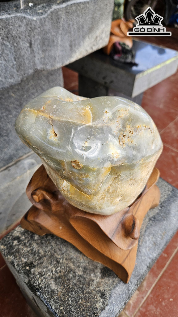 Tác Phẩm Đá Mã Não Cao 26 Ngang 17 (cm) 8,5kg