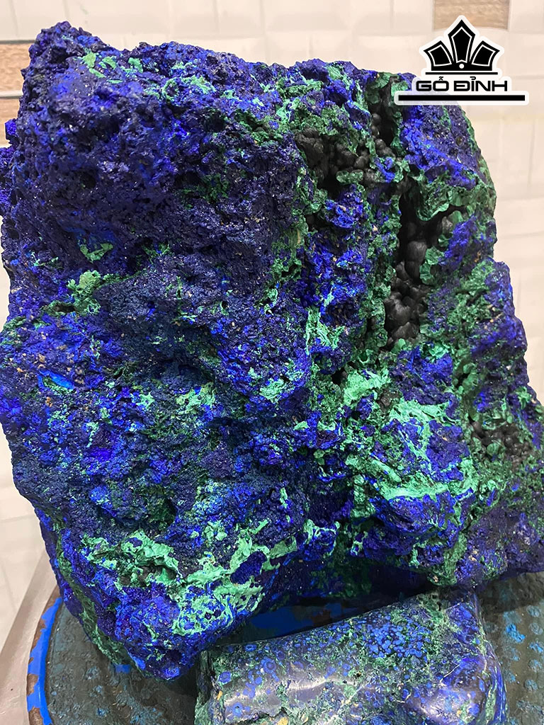Tác Phẩm Đá Azurite Cao 35 Ngang 25 (cm) 16kg