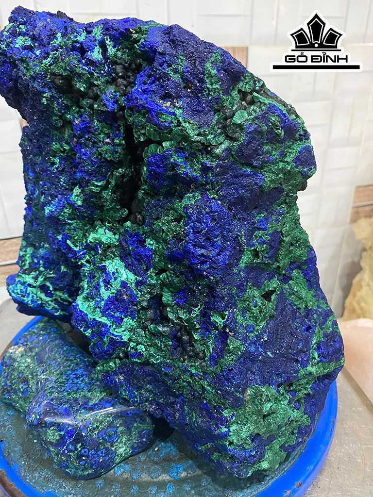 Tác Phẩm Đá Azurite Cao 35 Ngang 25 (cm) 16kg