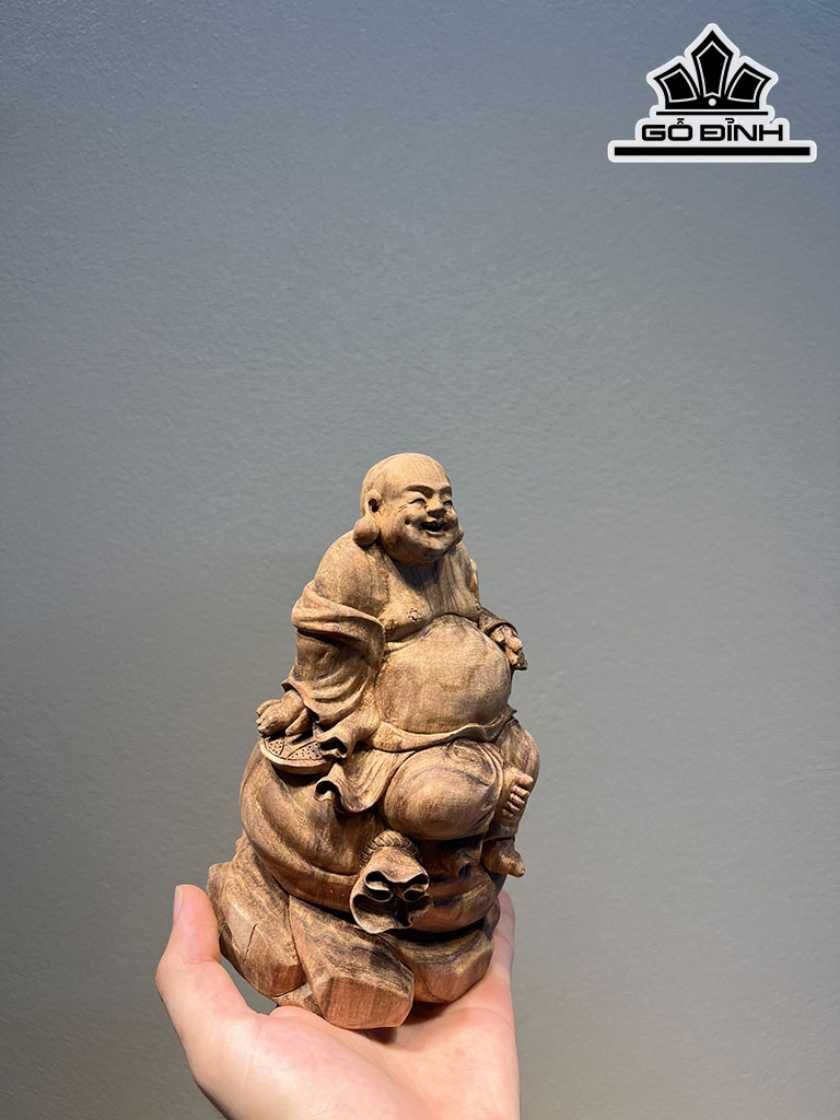 tuong-phat-di-lac-ngoi-bao-tien-go-sua-cao-18-ngang-10-sau-8-cm-423635