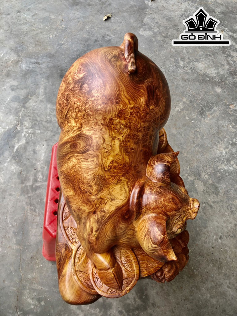 tuong-heo-phong-thuy-go-nu-huong-cao-32-ngang-42-sau-27-cm-423691