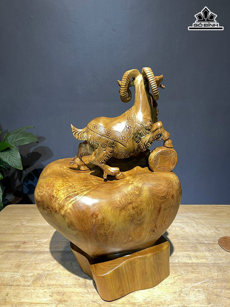 tuong-nhat-duong-dung-bao-tien-go-nu-huong-cao-55-ngang-38-sau-28-cm-423974