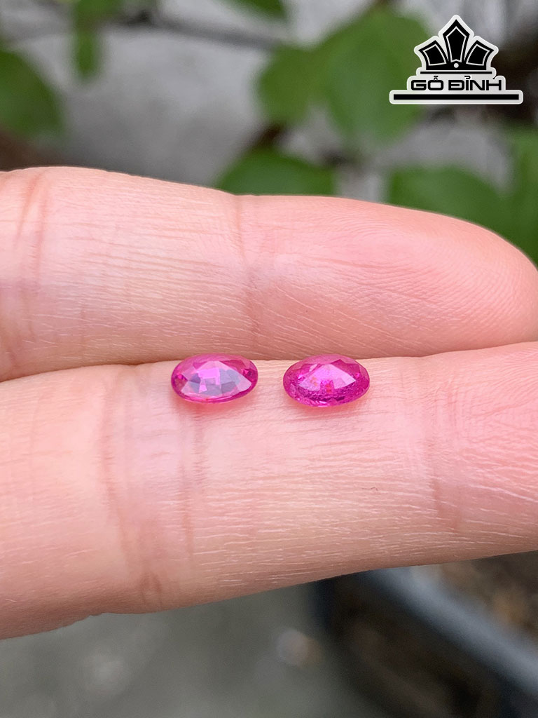 Đôi Bông Tai Đá Ruby Đường Kính Hạt 5,5 (mm) 1,08cts
