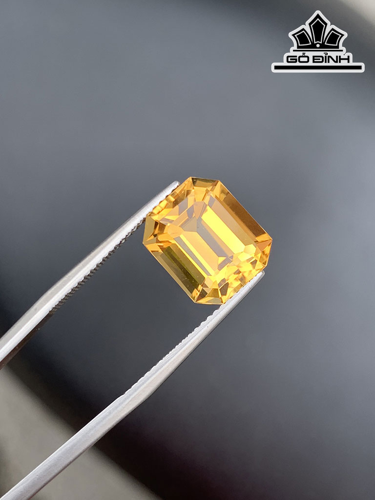 Viên Đá Citrine Cao 11,9 Ngang 10 Sâu 7,5 (mm) 5,93cts