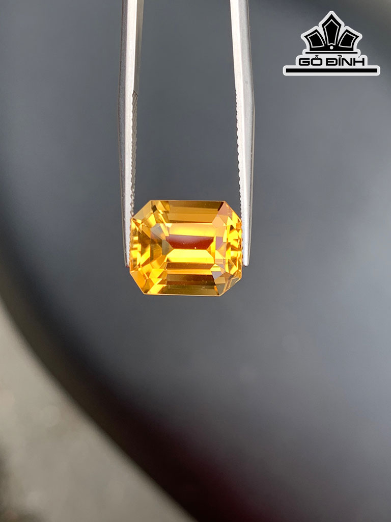 Viên Đá Citrine Cao 11,9 Ngang 10 Sâu 7,5 (mm) 5,93cts