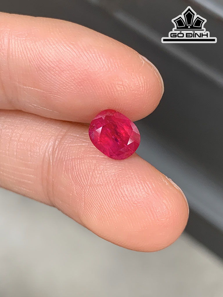 Viên Đá Ruby Đỏ Huyết Cao 7,3 Ngang 6 Sâu 5 (mm) 1,89cts