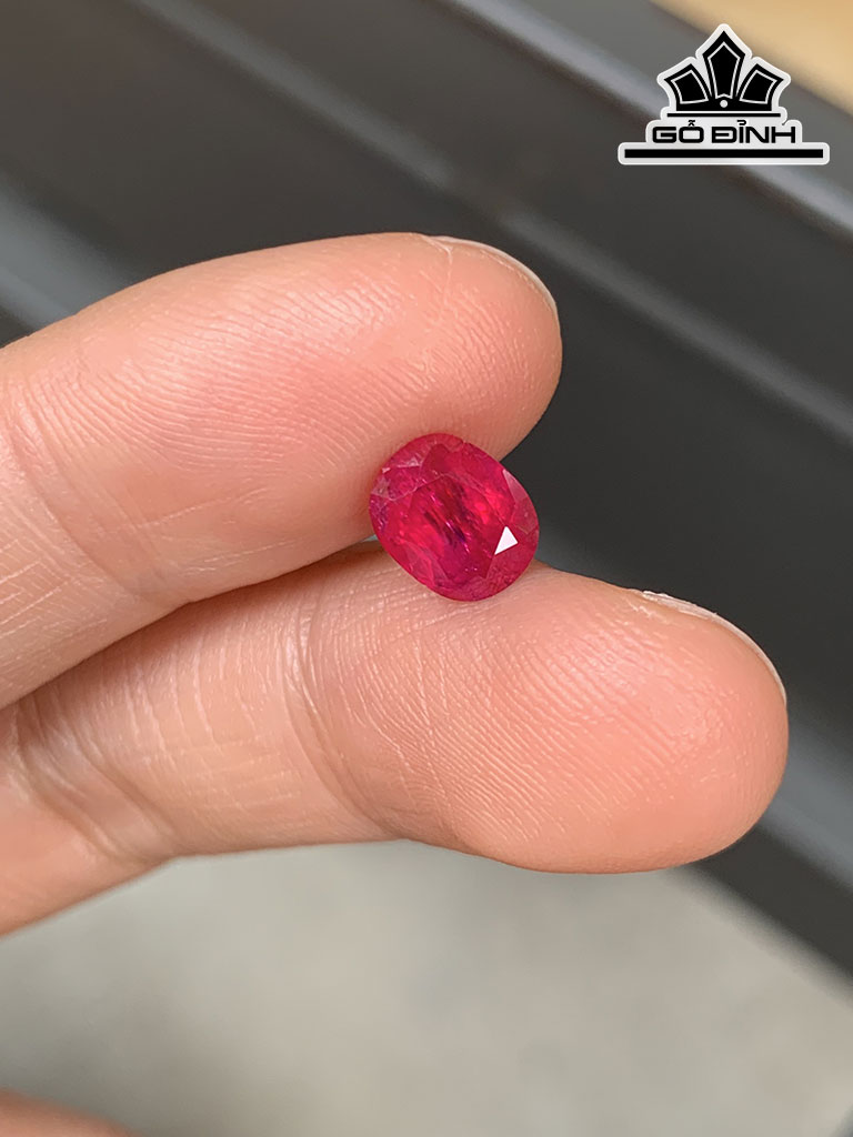Viên Đá Ruby Đỏ Huyết Cao 7,3 Ngang 6 Sâu 5 (mm) 1,89cts