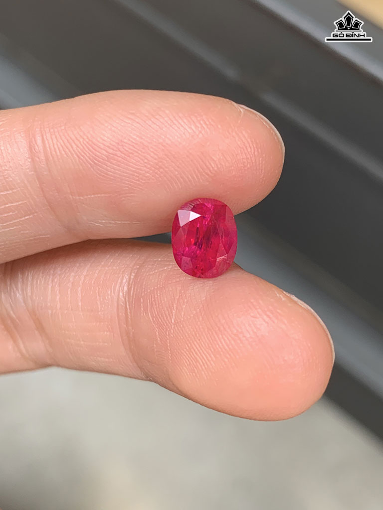 Viên Đá Ruby Đỏ Huyết Cao 7,3 Ngang 6 Sâu 5 (mm) 1,89cts