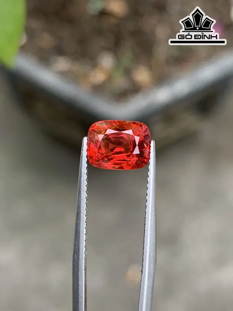 Viên Đá Spinel Đỏ Cam Cao 8,9 Ngang 7 Sâu 5,3 (mm) 2,78cts