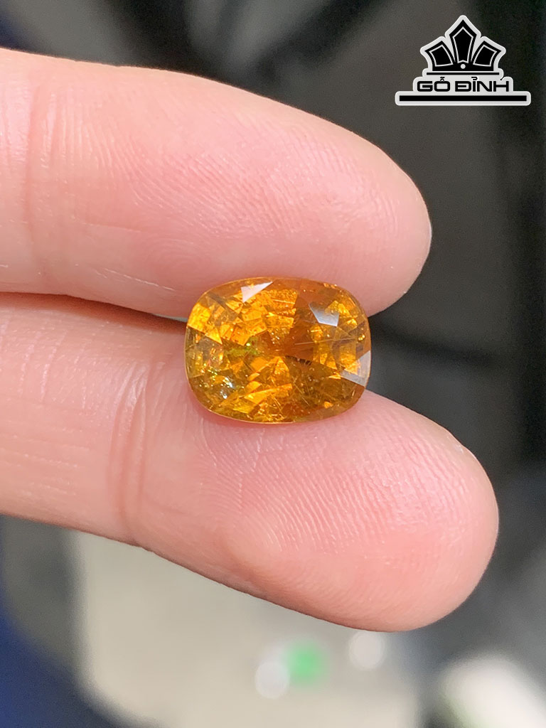 Viên Đá Tourmaline Vàng Cao 10,8 Ngang 8,5 Sâu 6,1 (mm) 3,48cts