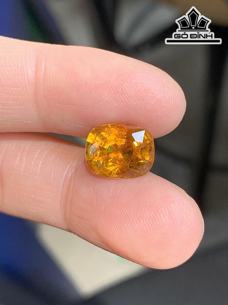 Viên Đá Tourmaline Vàng Cao 10,8 Ngang 8,5 Sâu 6,1 (mm) 3,48cts