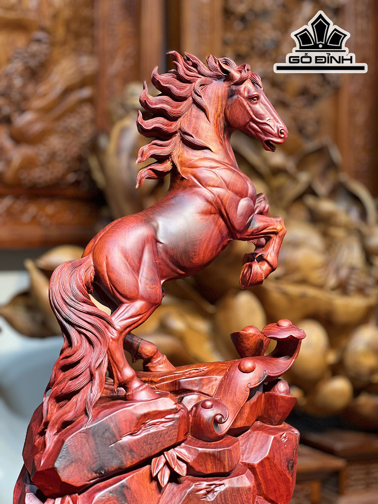 tuong-ngua-phong-thuy-nhat-ma-phi-thien-go-trac-cao-55-ngang-30-sau-16-cm-424611