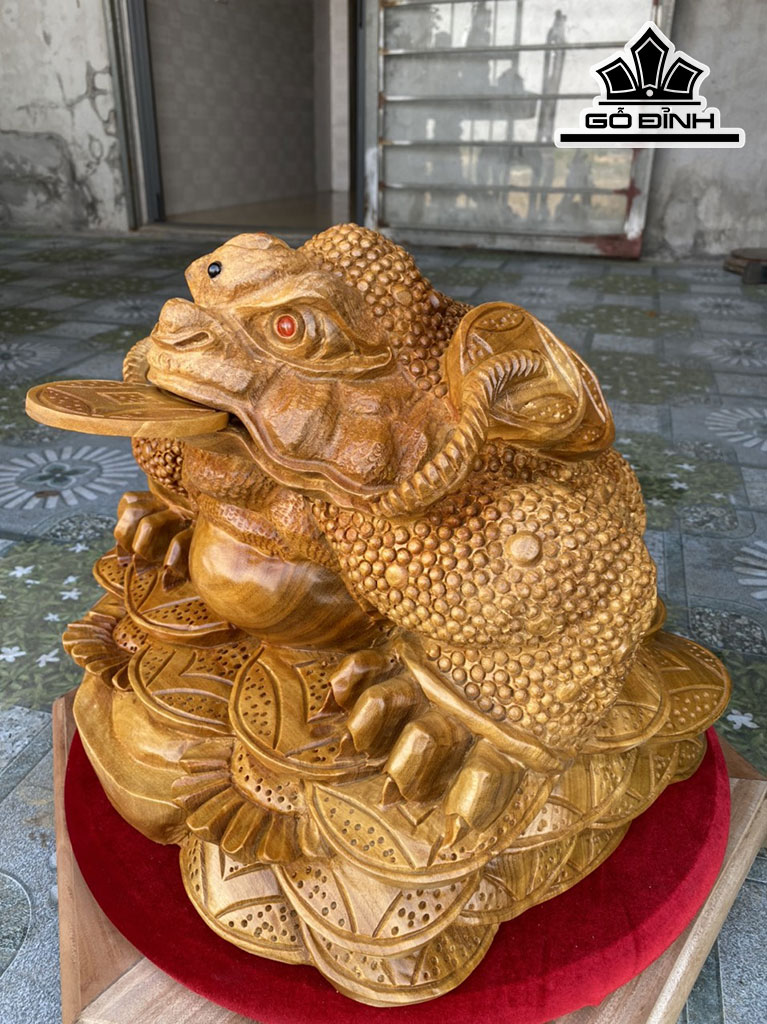 tuong-thiem-thu-go-xa-xi-cao-33-ngang-38-sau-34-cm-424772