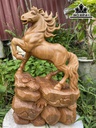 Tượng Ngựa Phong Thủy (Nhất Mã Thong Dong) Gỗ Ngọc Am Cao 43 Ngang 25 Sâu 12 (cm)