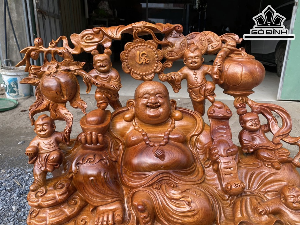 tuong-phat-di-lac-ngu-phuc-ngoi-tien-vang-go-huong-cao-46-ngang-64-sau-40-cm-424909