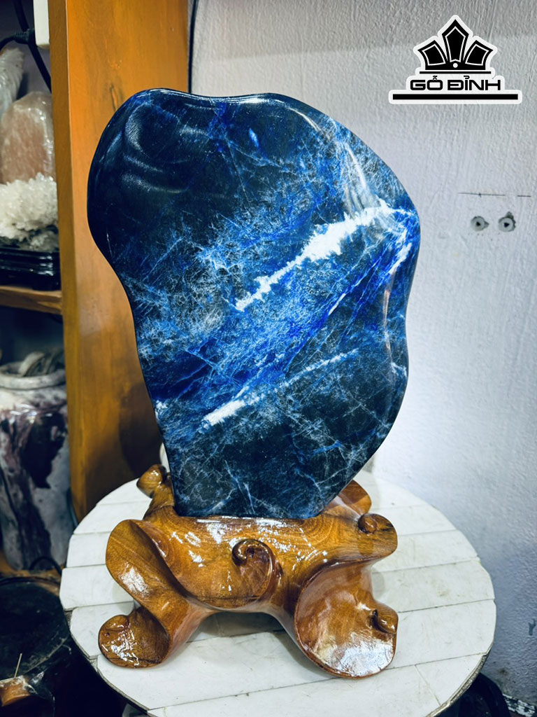 Tác Phẩm Đá Lapit Cao 40 Ngang 22 (cm) 10kg
