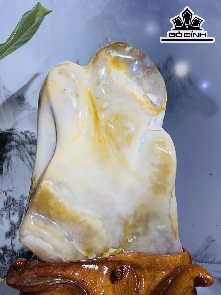 Tác Phẩm Đá Mã Não Cao 36 Ngang 23 (cm) 6kg