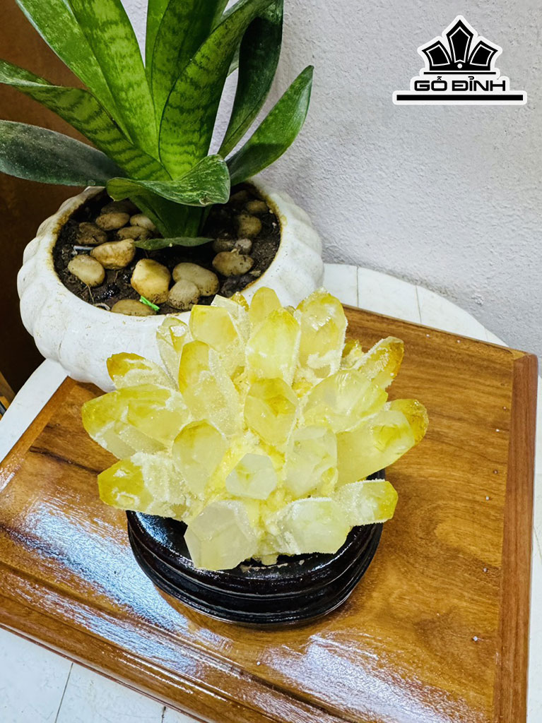 Tác Phẩm Đá Thạch Anh Vàng Cao 16 Ngang 13 (cm) 1,3kg